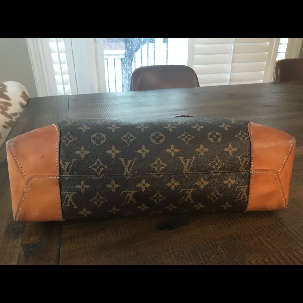 Berri MM. Authentic. Louis Vuitton. - Picture 5 of 8